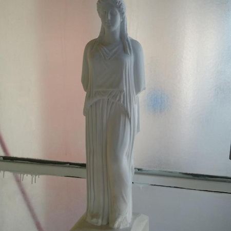 Acropolis Within 10 Minutes Walk! Classical Apartment And A Hostess At Your Side! Athena Bagian luar foto