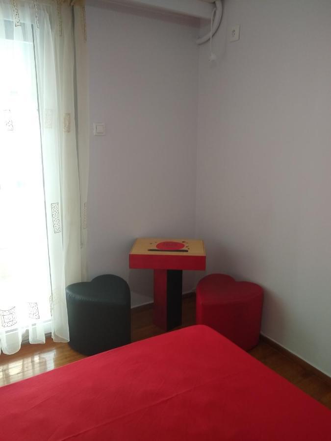 Acropolis Within 10 Minutes Walk! Classical Apartment And A Hostess At Your Side! Athena Bagian luar foto
